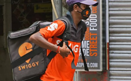 Swiggy escalates India quick-commerce battle with 10-minute meals